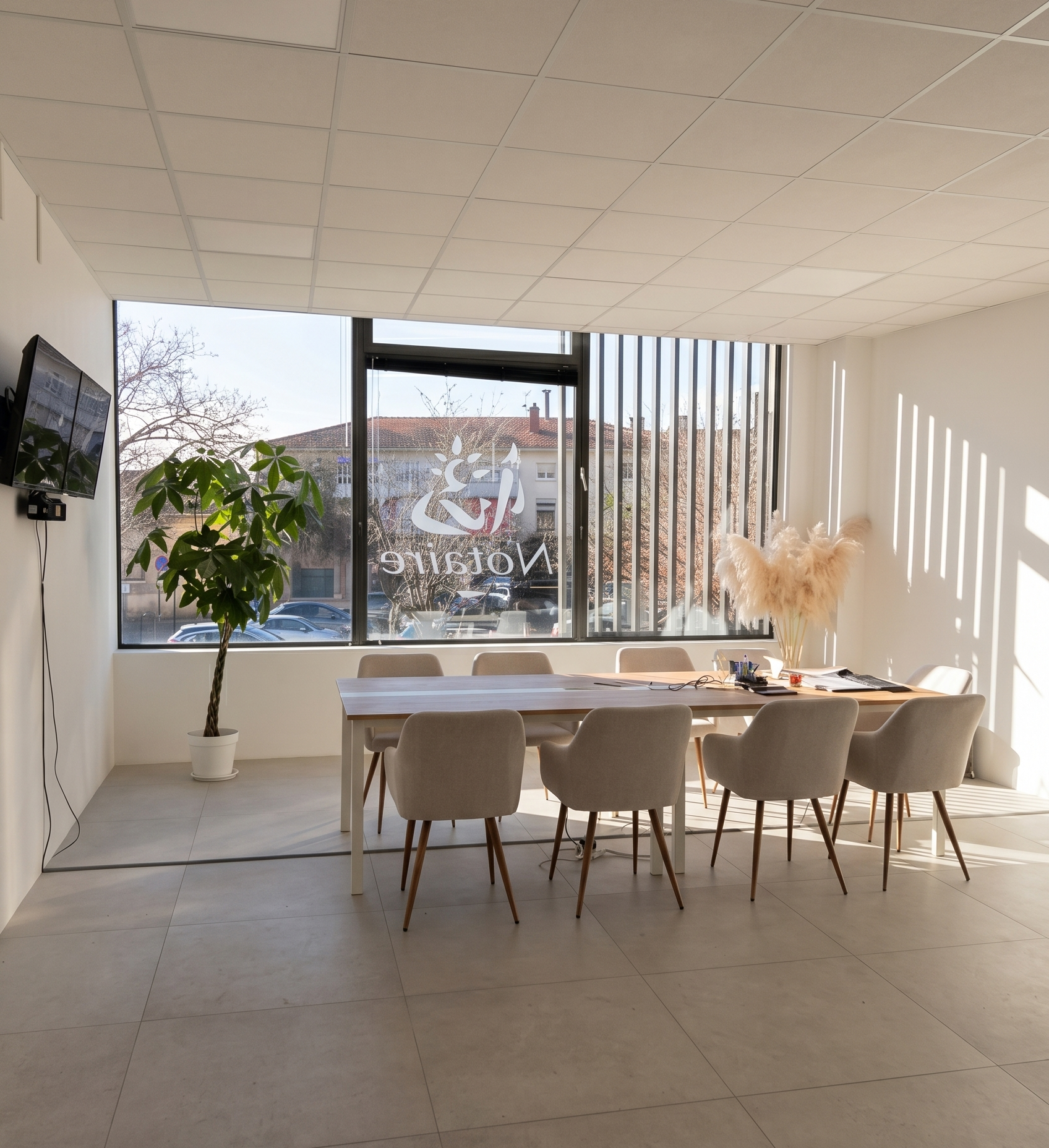 Salle de réunion de l'étude notariale Maître Borel à Chasse-sur-Rhône
